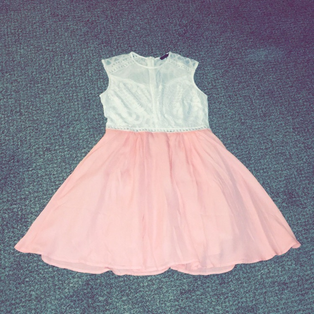 New cute dress never worn
